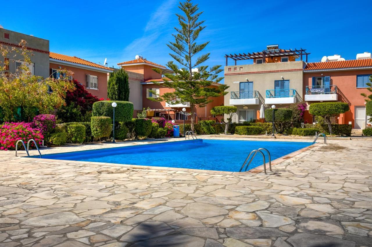 Antonia'S Palace Rooftop Jacuzzi Stunning View Paphos Exterior foto